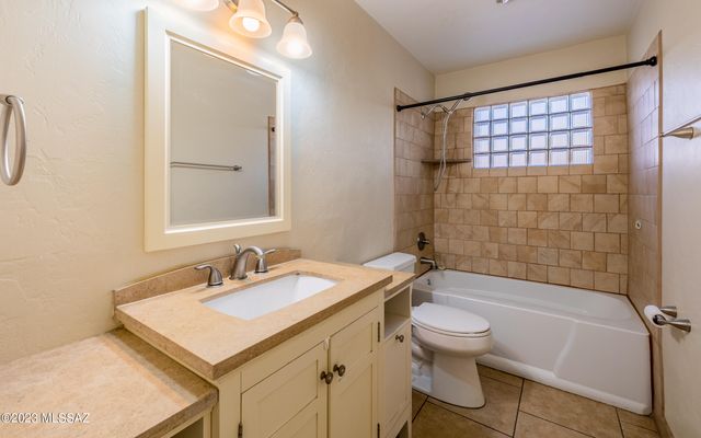 821 N Corinth Avenue, Tucson, AZ 85710