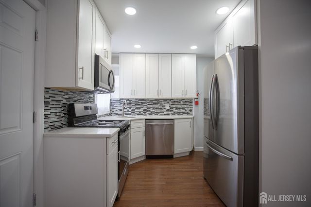 545 Olive Place, Woodbridge Proper, NJ 07095