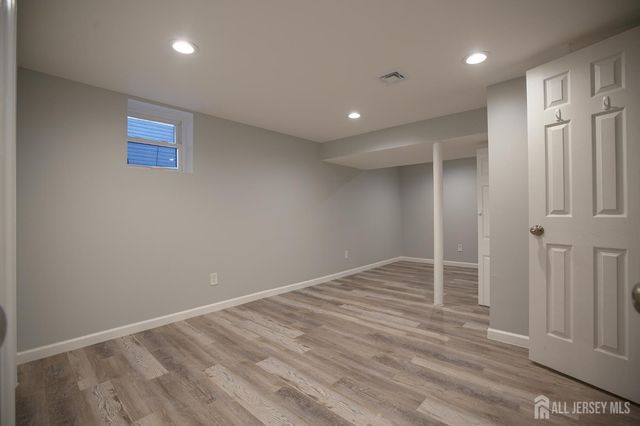 545 Olive Place, Woodbridge Proper, NJ 07095