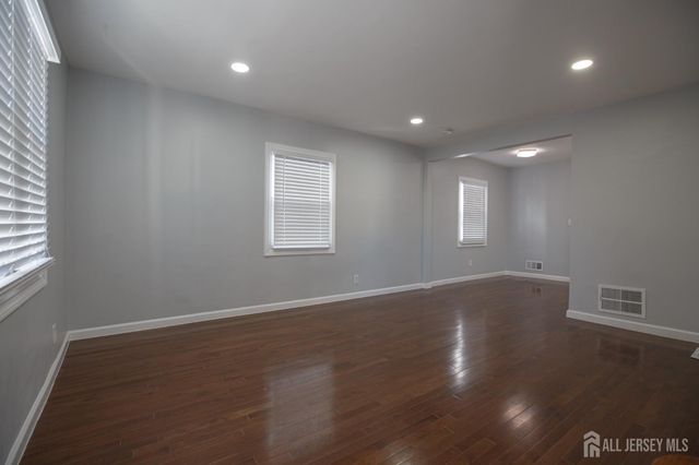 545 Olive Place, Woodbridge Proper, NJ 07095