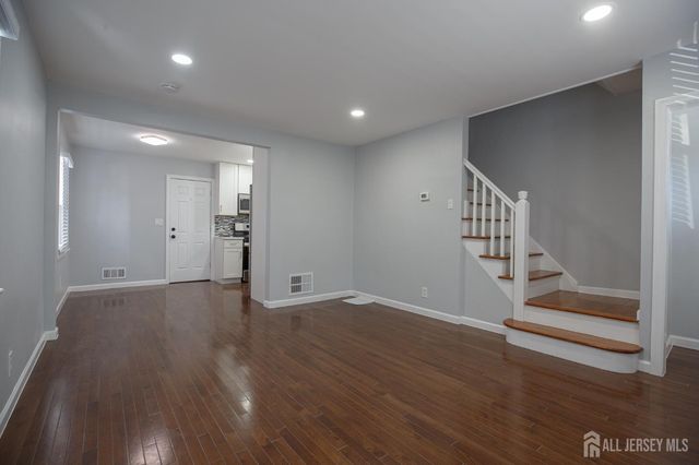545 Olive Place, Woodbridge Proper, NJ 07095