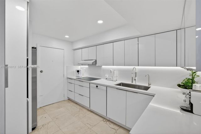 9250 W Bay Harbor Dr 5D, Bay Harbor Islands, FL 33154