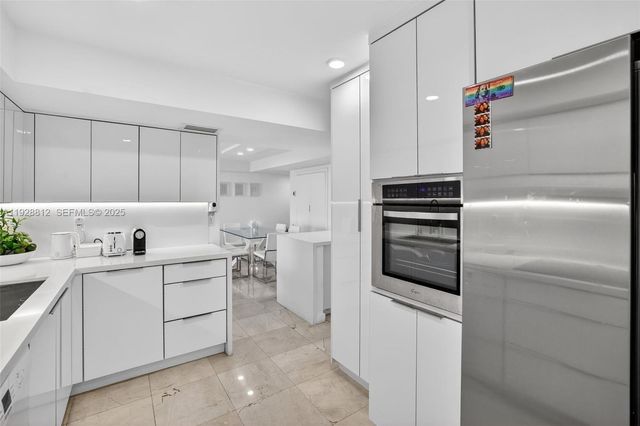 9250 W Bay Harbor Dr 5D, Bay Harbor Islands, FL 33154