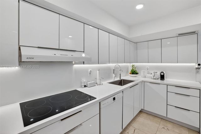 9250 W Bay Harbor Dr 5D, Bay Harbor Islands, FL 33154