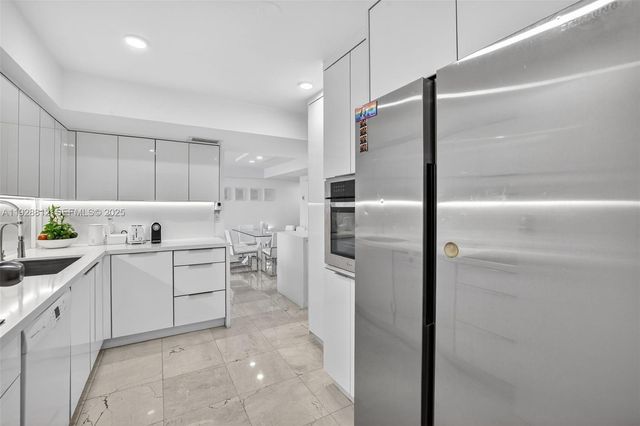 9250 W Bay Harbor Dr 5D, Bay Harbor Islands, FL 33154