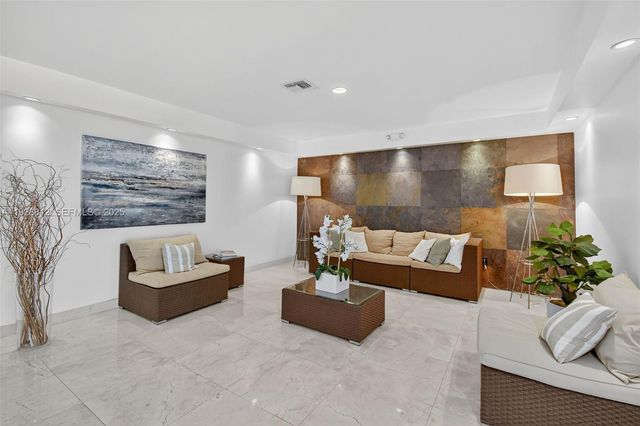 9250 W Bay Harbor Dr 5D, Bay Harbor Islands, FL 33154