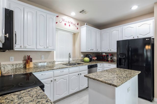 1528 Mill Creek Drive, Desoto, TX 75115