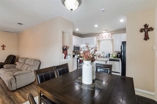 1528 Mill Creek Drive, Desoto, TX 75115