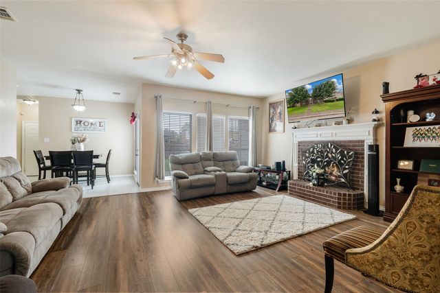 1528 Mill Creek Drive, Desoto, TX 75115
