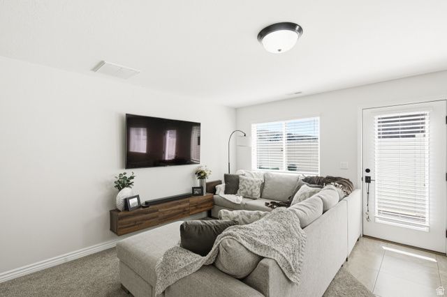 1064 W 2050 S, Syracuse, UT 84075