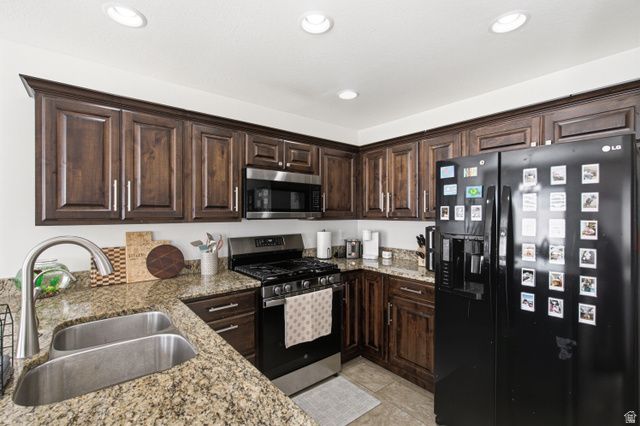 1064 W 2050 S, Syracuse, UT 84075