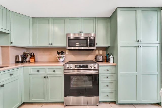 3180 S OCEAN Drive 316, Hallandale Beach, FL 33009