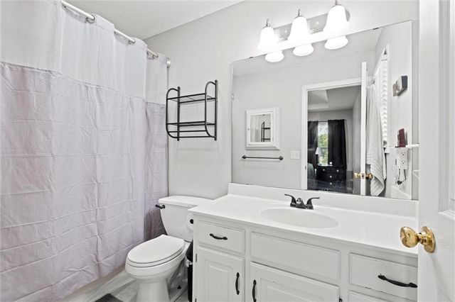 11039 N Ditman Avenue, Kansas City, MO 64157