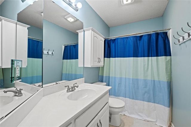 11039 N Ditman Avenue, Kansas City, MO 64157
