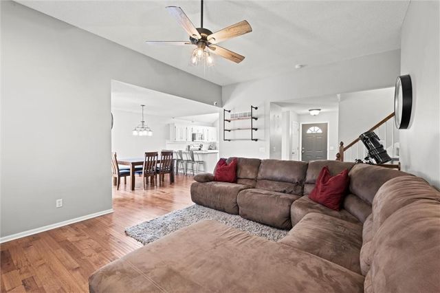 11039 N Ditman Avenue, Kansas City, MO 64157