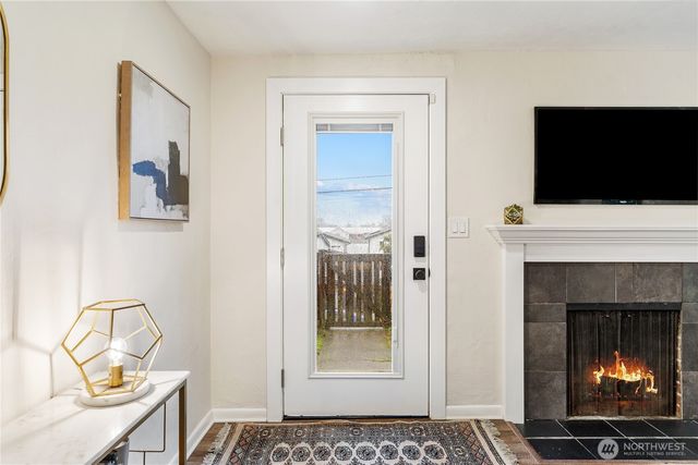 9018 14th Avenue SW, Seattle, WA 98106