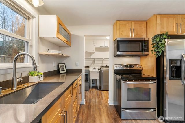 9018 14th Avenue SW, Seattle, WA 98106