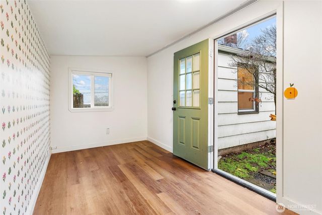 9018 14th Avenue SW, Seattle, WA 98106