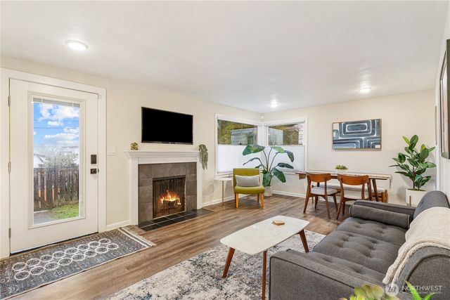 9018 14th Avenue SW, Seattle, WA 98106