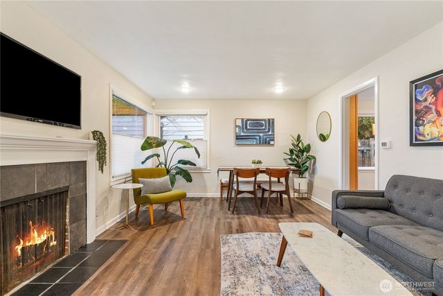 9018 14th Avenue SW, Seattle, WA 98106