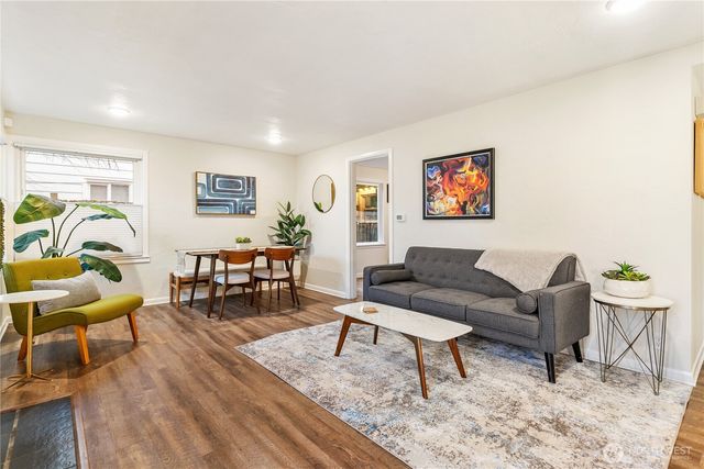 9018 14th Avenue SW, Seattle, WA 98106