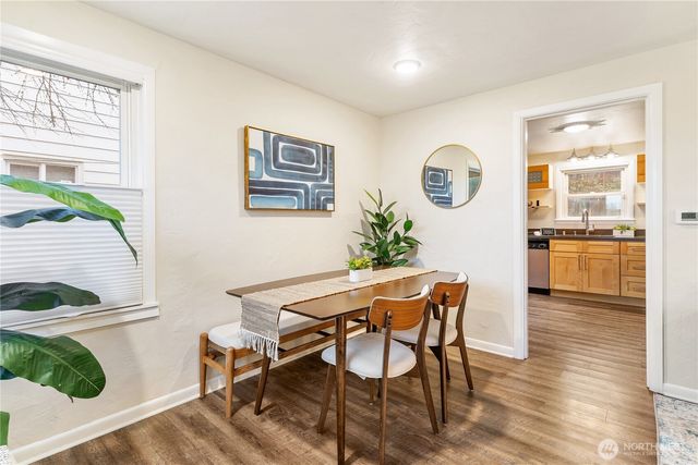 9018 14th Avenue SW, Seattle, WA 98106