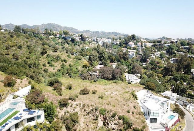 6363 Weidlake Drive, Los Angeles, CA 90068