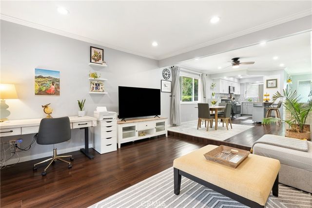 1921 Sherry 109, Santa Ana, CA 92705