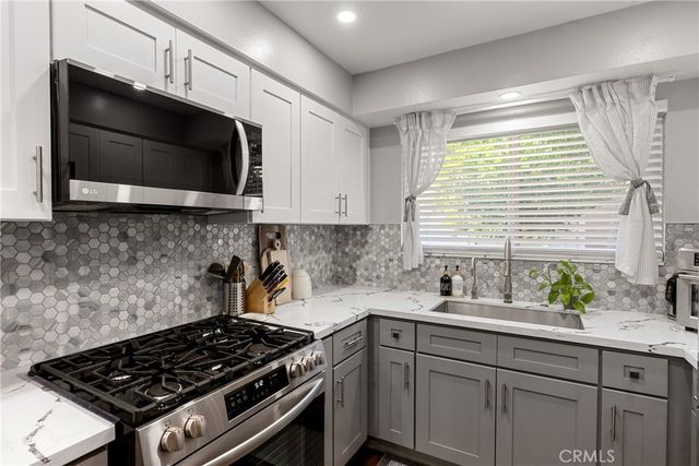 1921 Sherry 109, Santa Ana, CA 92705