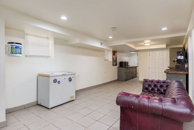 640 W 44th Street, Chicago, IL 60609
