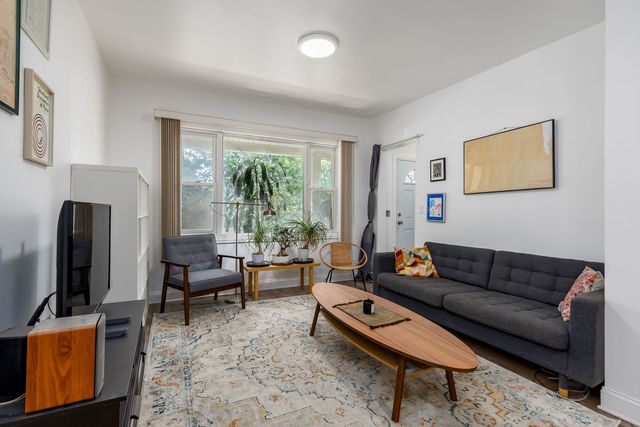 640 W 44th Street, Chicago, IL 60609