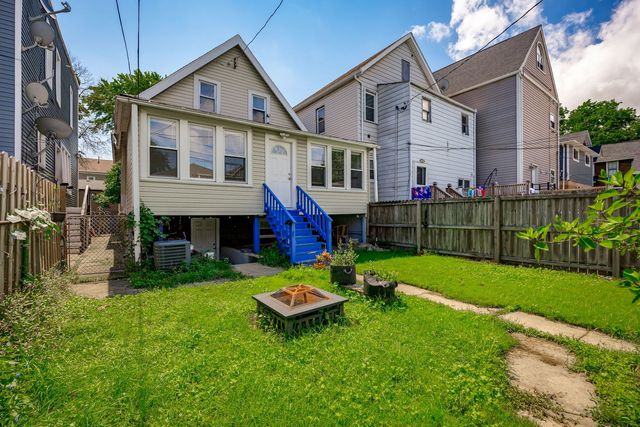 640 W 44th Street, Chicago, IL 60609