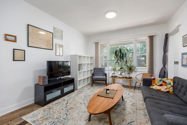 640 W 44th Street, Chicago, IL 60609