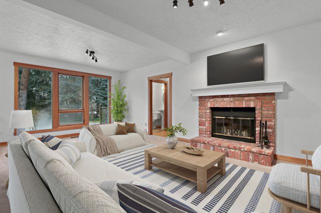 3611 E Pine Needle Ave, Colbert, WA 99005