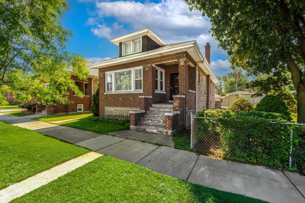 1242 Highland Avenue, Berwyn, IL 60402