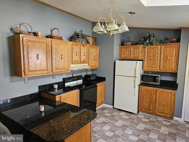 377 KILMER TRL, Albrightsville, PA 18210