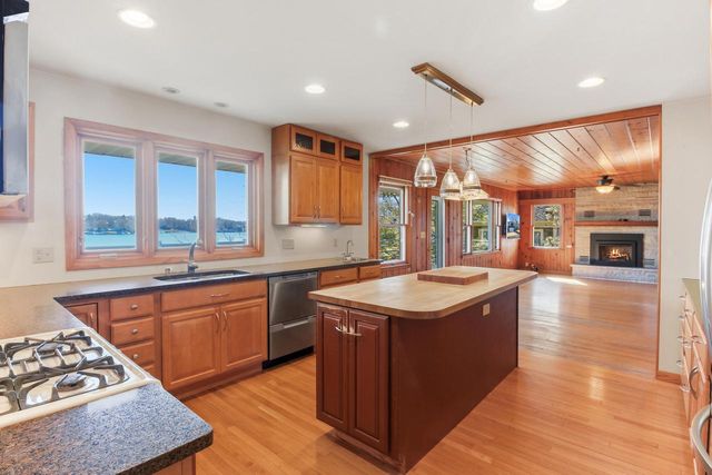 W2115 Beulah Heights ROAD, East Troy, WI 53120