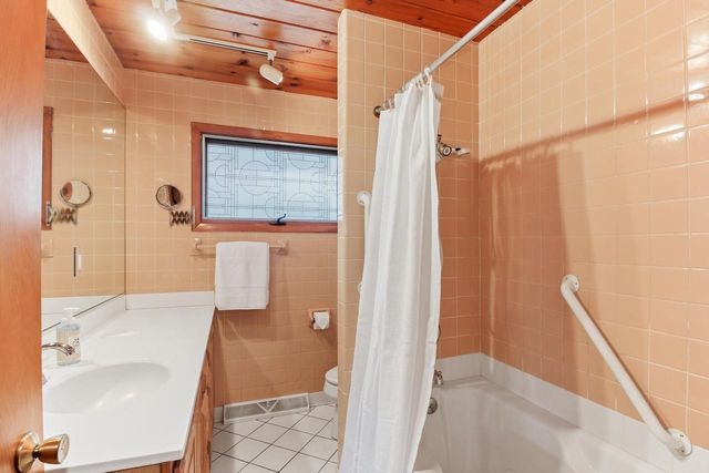 W2115 Beulah Heights ROAD, East Troy, WI 53120