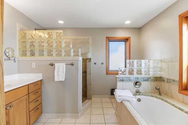 W2115 Beulah Heights ROAD, East Troy, WI 53120