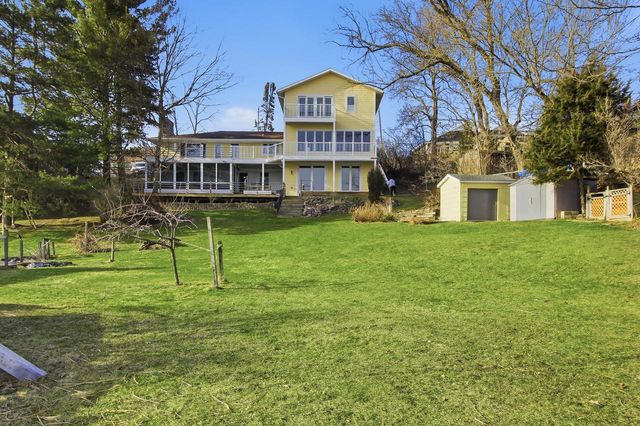 W2115 Beulah Heights ROAD, East Troy, WI 53120