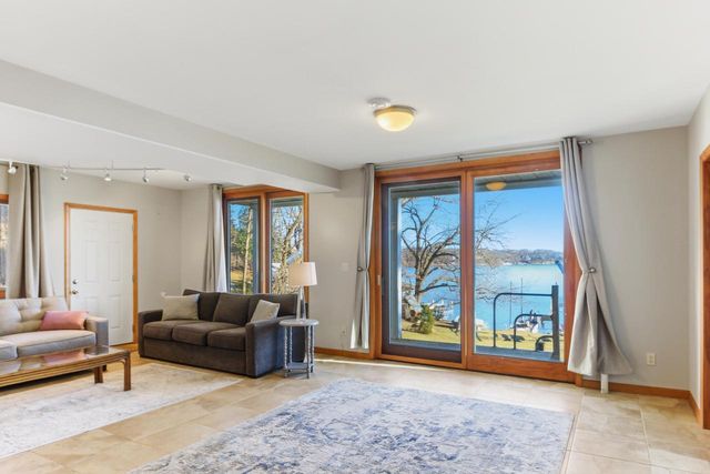 W2115 Beulah Heights ROAD, East Troy, WI 53120