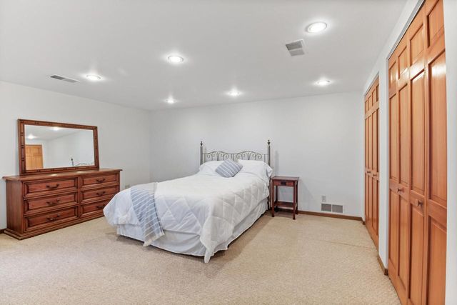 W2115 Beulah Heights ROAD, East Troy, WI 53120