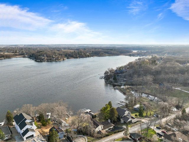 W2115 Beulah Heights ROAD, East Troy, WI 53120