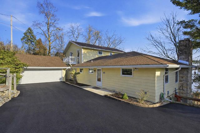 W2115 Beulah Heights ROAD, East Troy, WI 53120