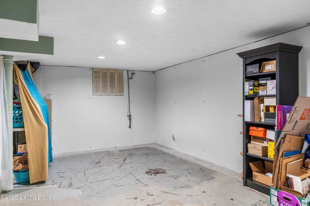 4103 Southern Pkwy, Louisville, KY 40214