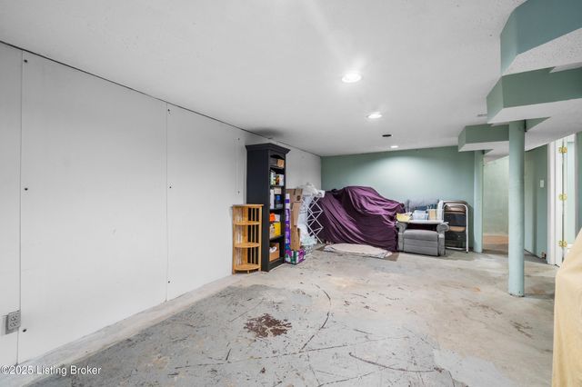 4103 Southern Pkwy, Louisville, KY 40214