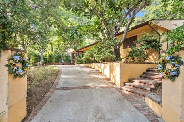 2500 Benedict Canyon, Beverly Hills, CA 90210
