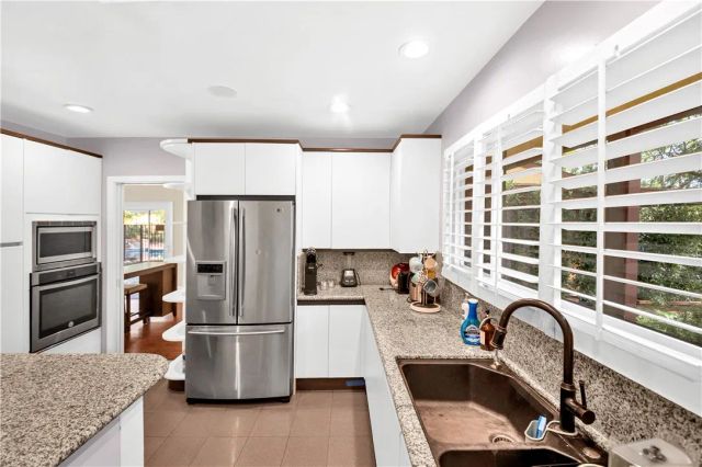 2500 Benedict Canyon, Beverly Hills, CA 90210