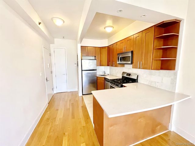 26-38 28 Street C3, Astoria, NY 11102