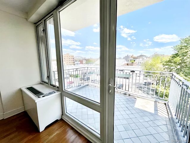 26-38 28 Street C3, Astoria, NY 11102